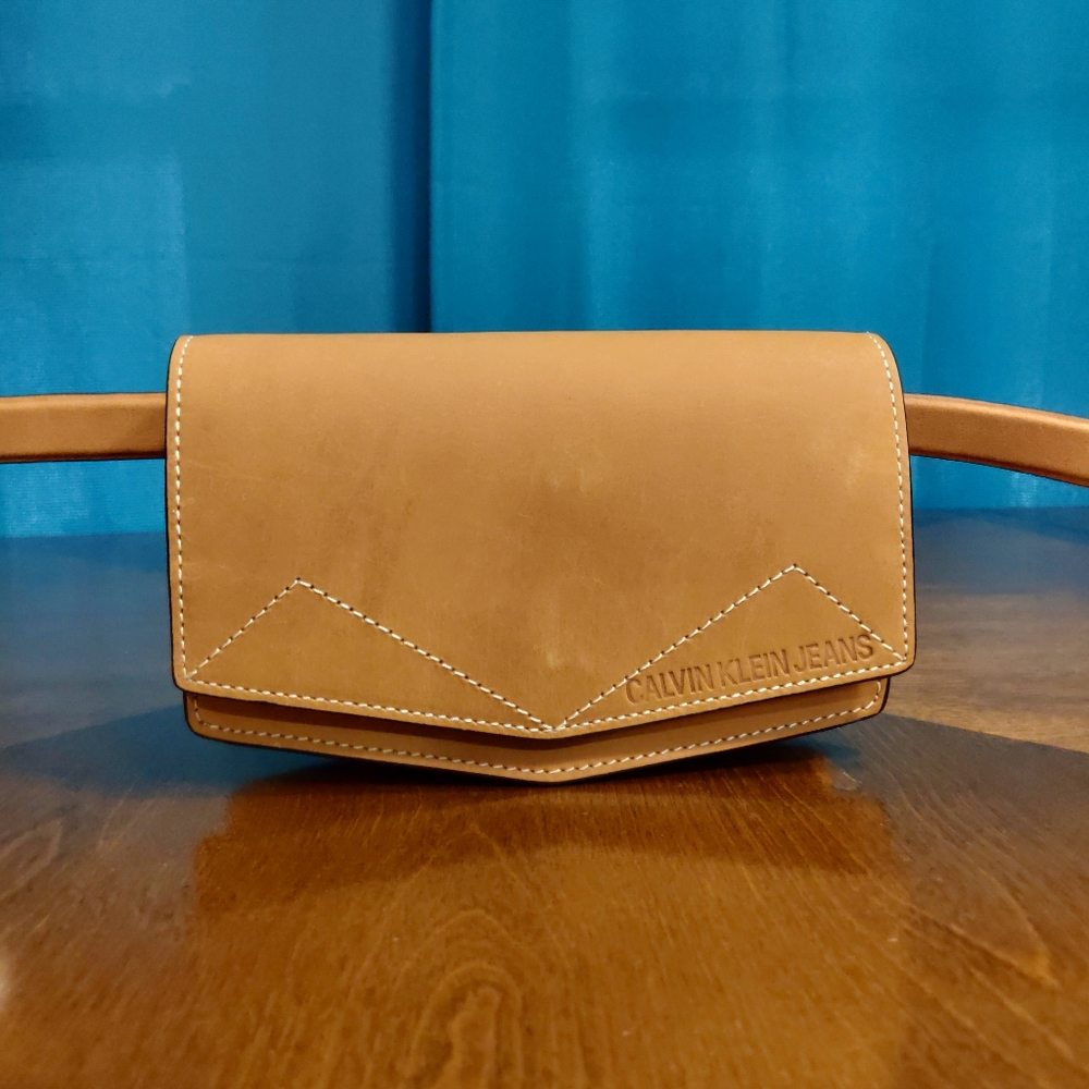 Calvin Klein Contrast Stitch Leather Belt Bag